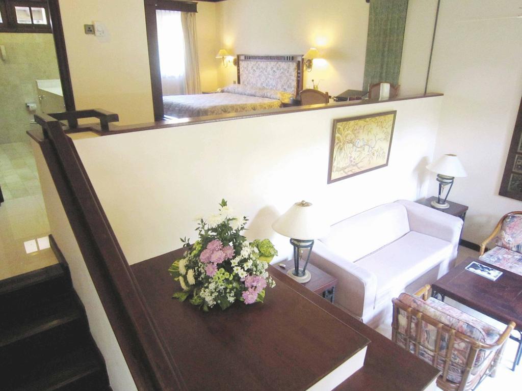 Hotel Equator Surabaya Room photo
