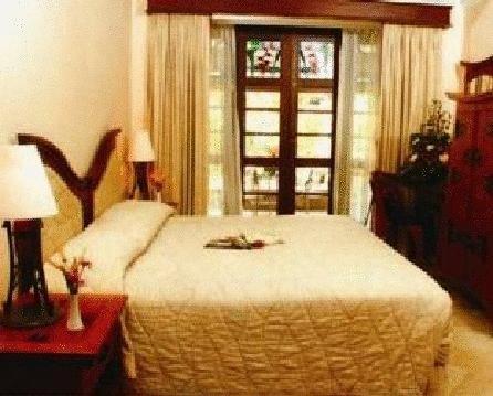 Hotel Equator Surabaya Room photo